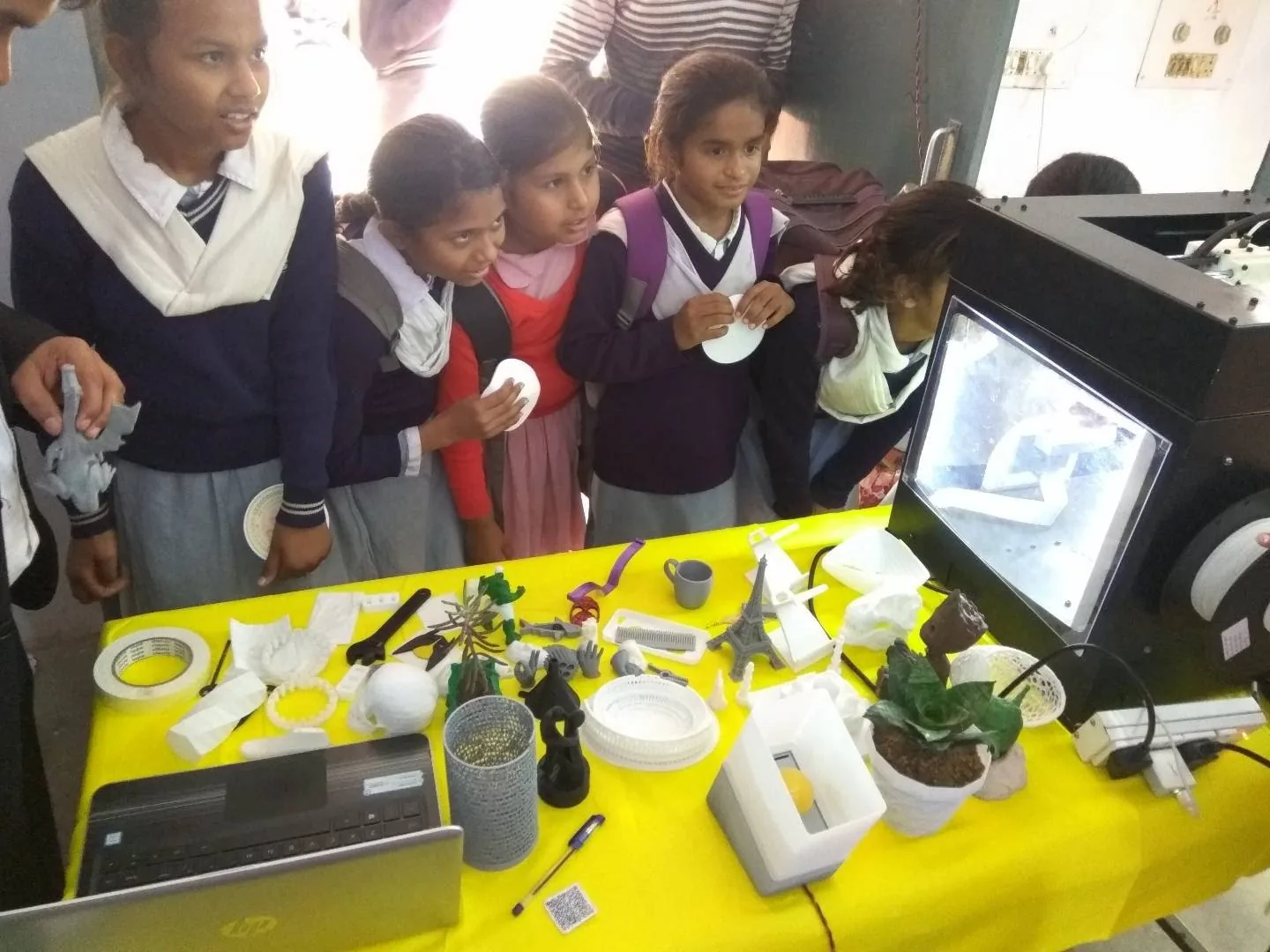 Students at the lab bench
