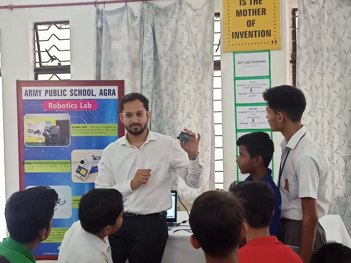 Robotics lab session, Agra